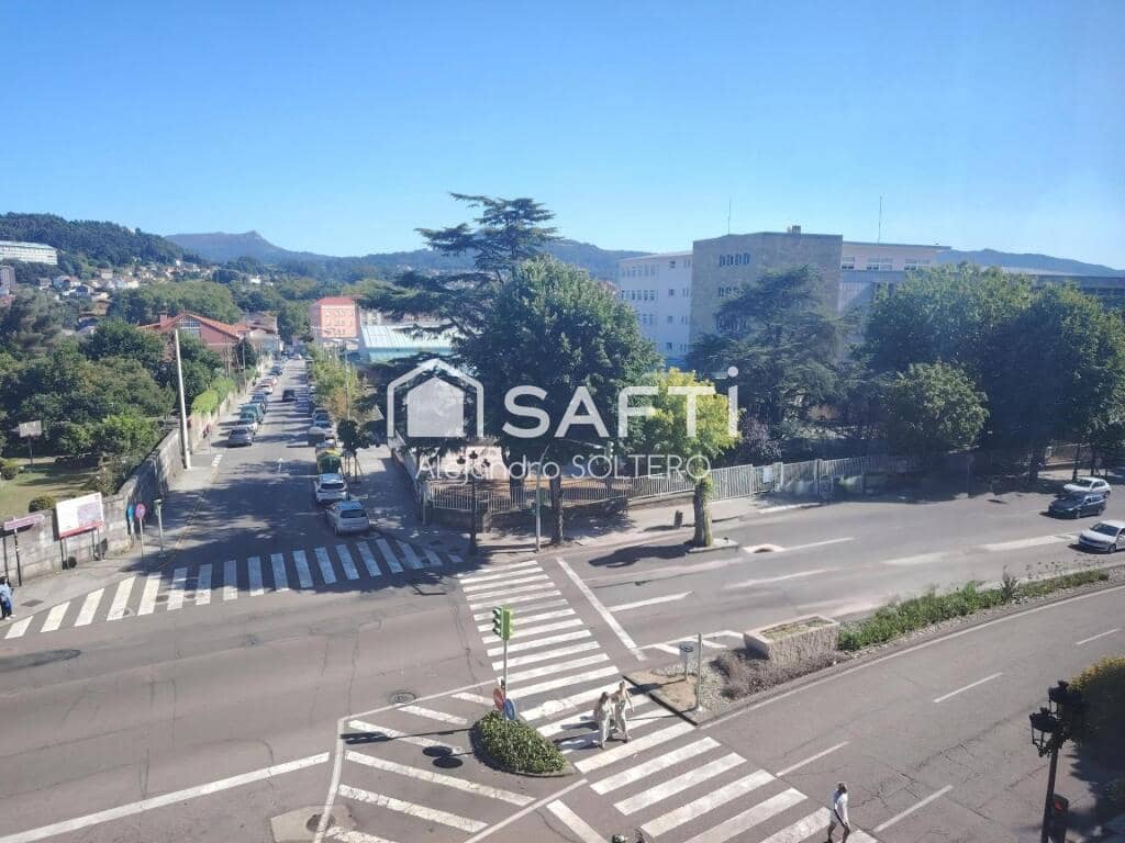 5 soveværelse Lejlighed til salg i Vigo med garage - € 365.000 (Ref: 9192360)