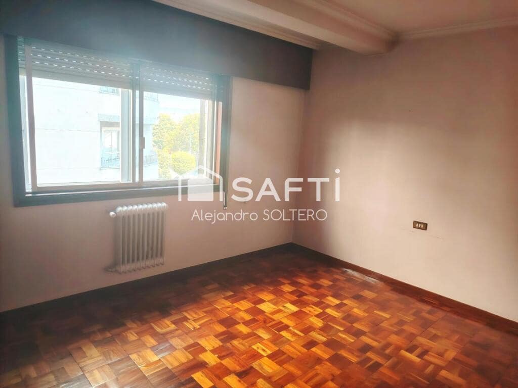 5 soveværelse Lejlighed til salg i Vigo med garage - € 365.000 (Ref: 9192360)