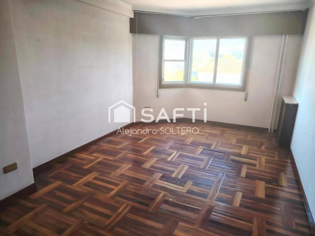 5 soveværelse Lejlighed til salg i Vigo med garage - € 365.000 (Ref: 9192360)