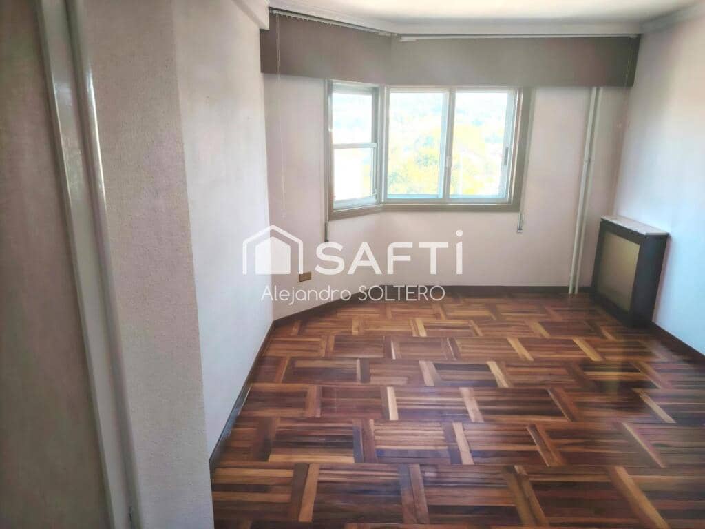 5 soveværelse Lejlighed til salg i Vigo med garage - € 365.000 (Ref: 9192360)