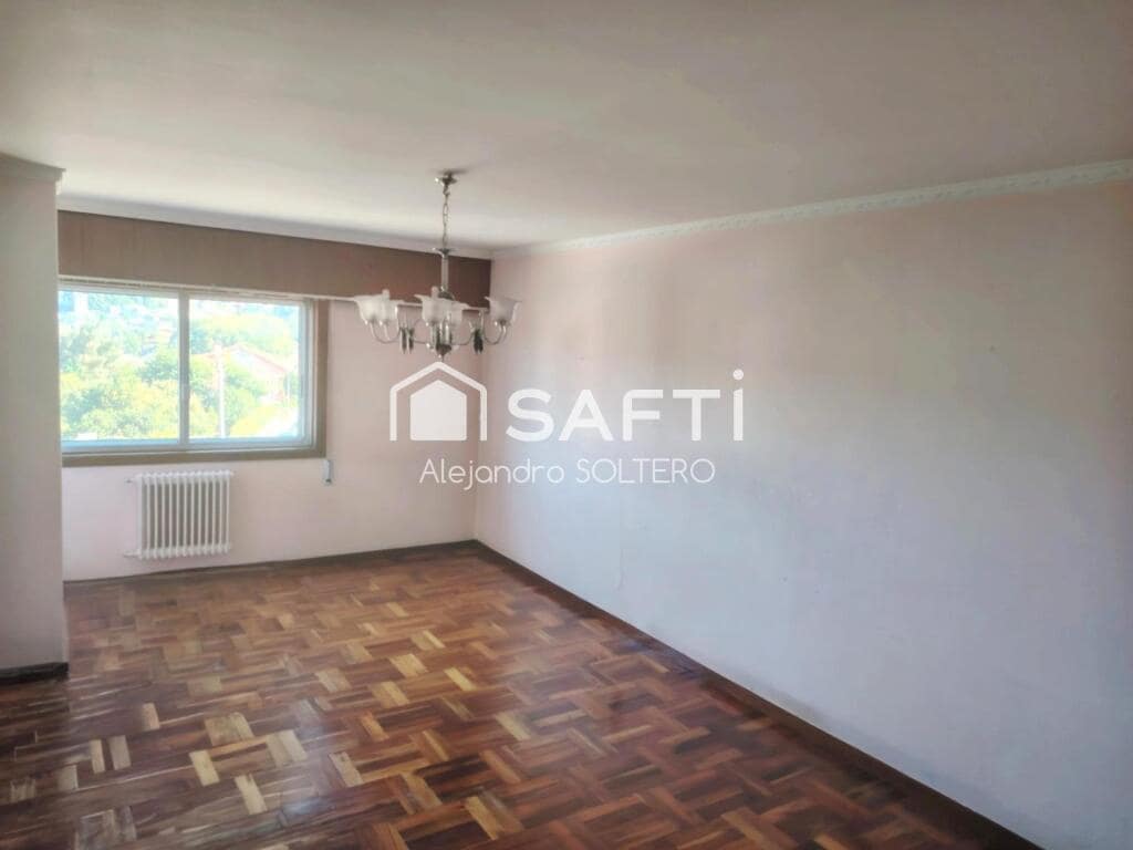 5 soveværelse Lejlighed til salg i Vigo med garage - € 365.000 (Ref: 9192360)