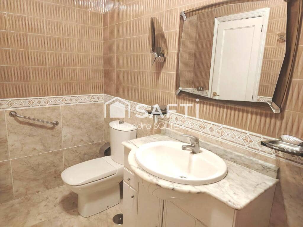 5 soveværelse Lejlighed til salg i Vigo med garage - € 365.000 (Ref: 9192360)