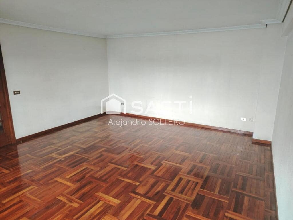 5 soveværelse Lejlighed til salg i Vigo med garage - € 365.000 (Ref: 9192360)