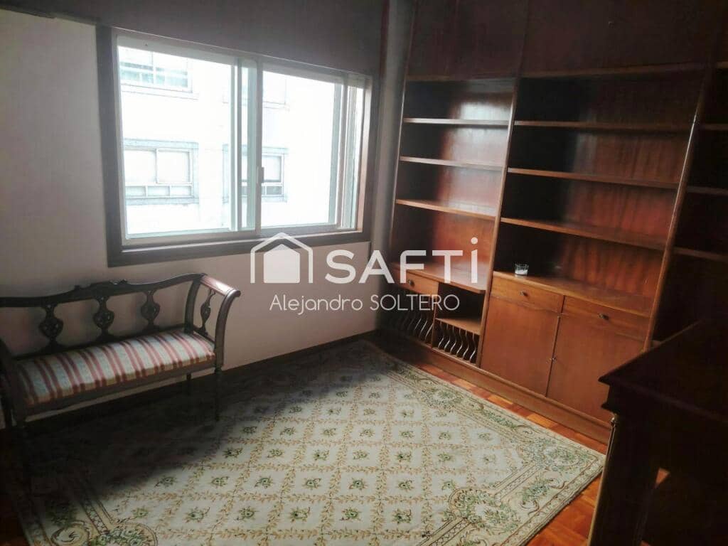 5 soveværelse Lejlighed til salg i Vigo med garage - € 365.000 (Ref: 9192360)