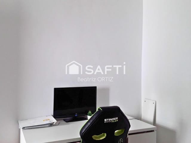 3 soveværelse Lejlighed til salg i La Caleta - La Viña, Cádiz by - € 247.000 (Ref: 9193845)