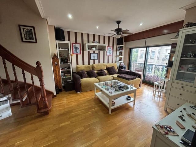 3 makuuhuone Asunto myytävänä paikassa Vigo mukana 
autotalli - 295 000 € (Ref: 9195554)