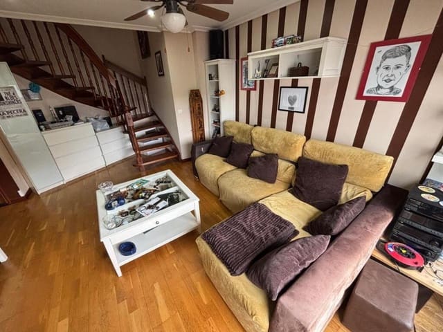 3 makuuhuone Asunto myytävänä paikassa Vigo mukana 
autotalli - 295 000 € (Ref: 9195554)