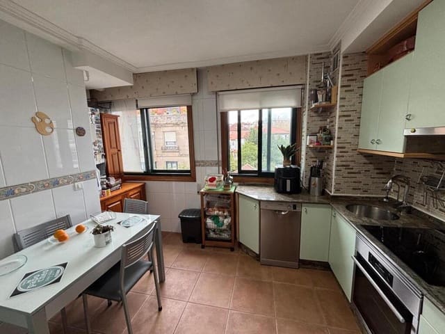 3 makuuhuone Asunto myytävänä paikassa Vigo mukana 
autotalli - 295 000 € (Ref: 9195554)