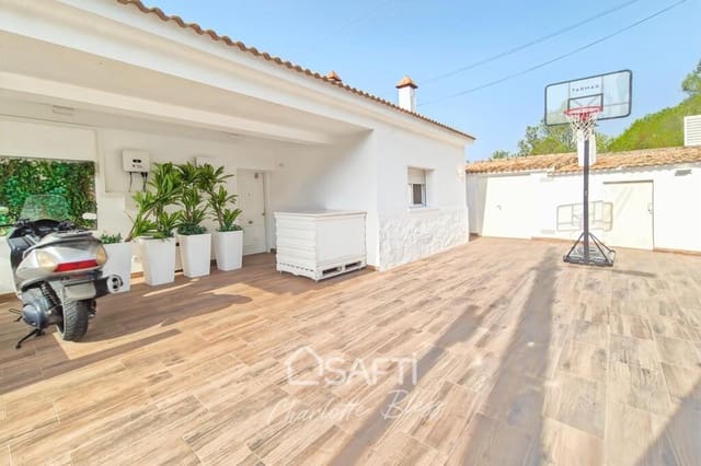 10 bedroom Villa for sale in Olivella with pool - € 820,000 (Ref: 9197752)