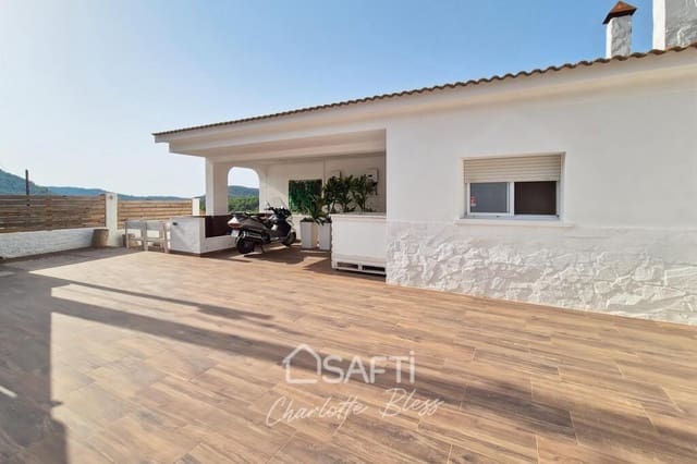10 bedroom Villa for sale in Olivella with pool - € 820,000 (Ref: 9197752)