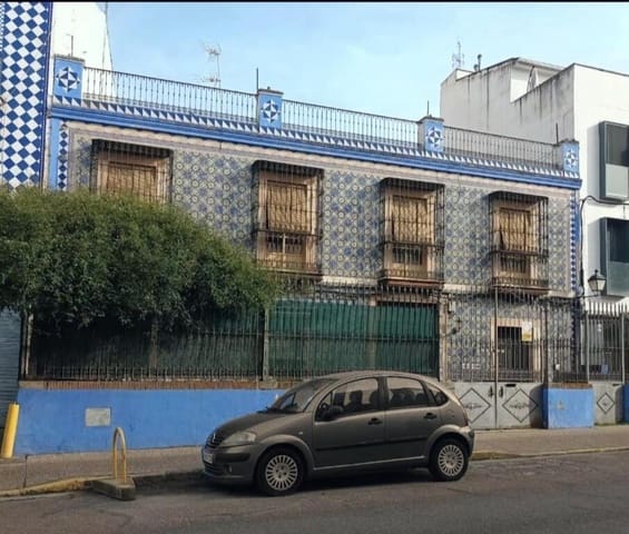 15 sovrum Villa till salu i Casco Antiguo, Badajoz stad med garage - 765 000 € (Ref: 9200506)