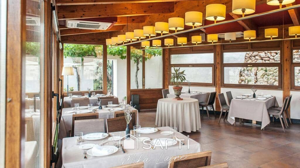 14 soveværelse Villa til salg i Sant Pere de Ribes med swimmingpool - € 2.700.000 (Ref: 9200508)