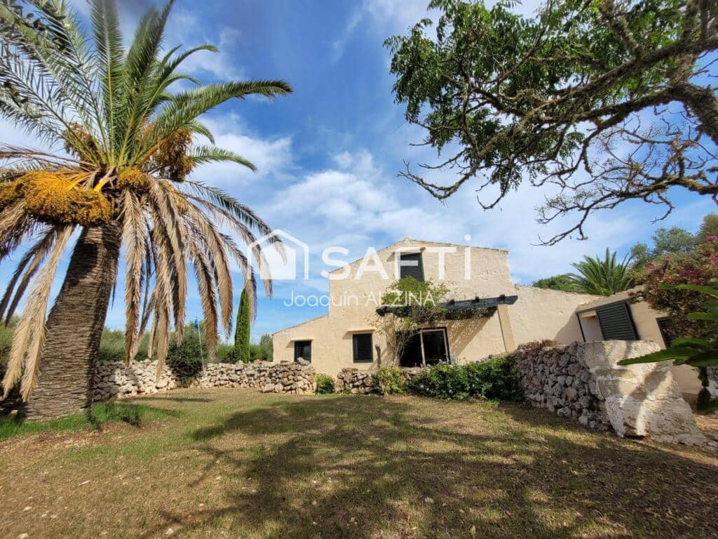 4 slaapkamer Finca/Landhuis te koop in Es Castell met garage - € 1.200.000 (Ref: 9202455)