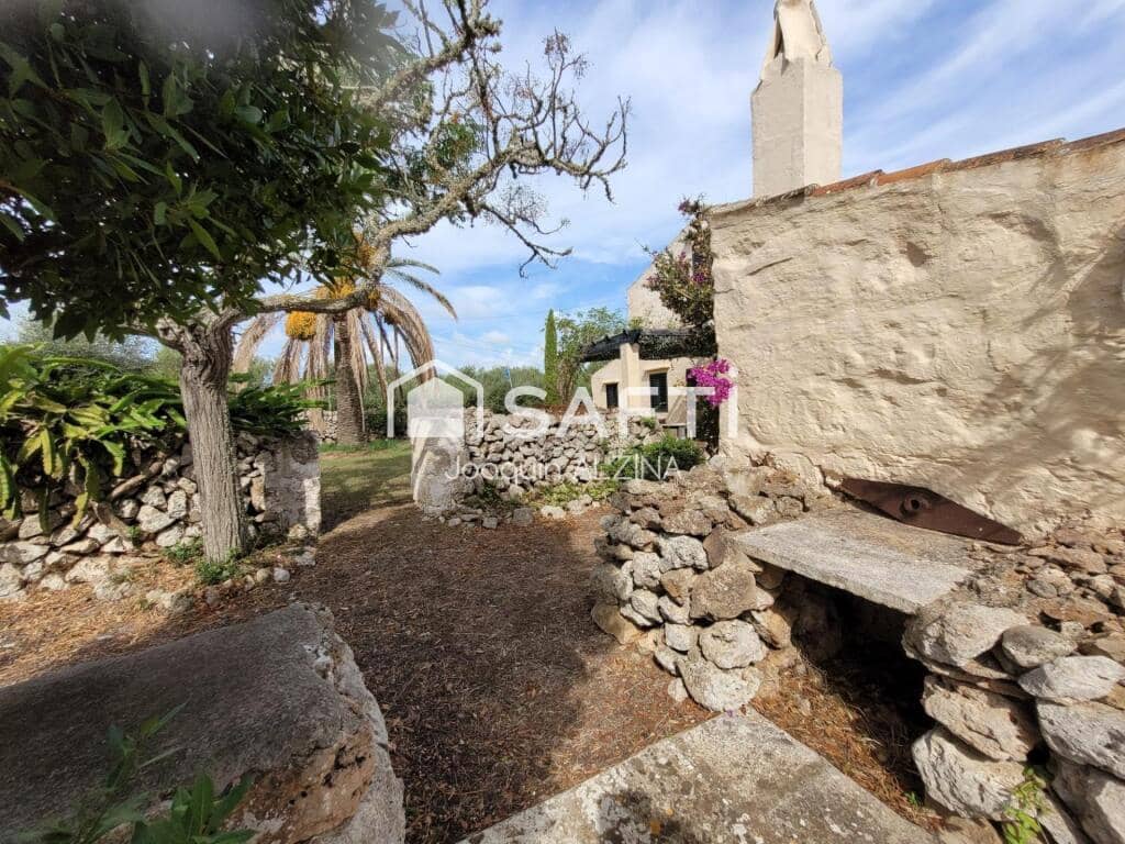4 slaapkamer Finca/Landhuis te koop in Es Castell met garage - € 1.200.000 (Ref: 9202455)
