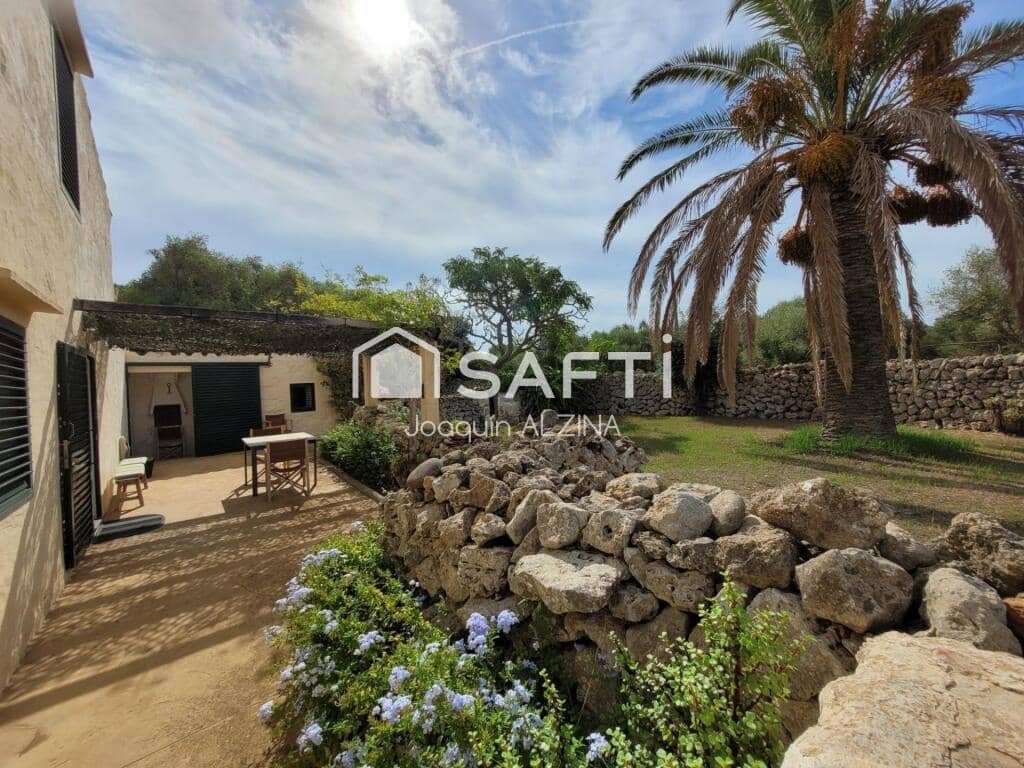 4 slaapkamer Finca/Landhuis te koop in Es Castell met garage - € 1.200.000 (Ref: 9202455)