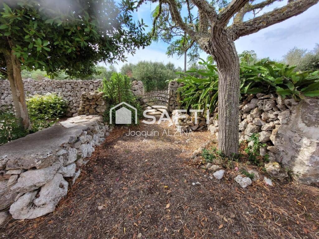 4 slaapkamer Finca/Landhuis te koop in Es Castell met garage - € 1.200.000 (Ref: 9202455)