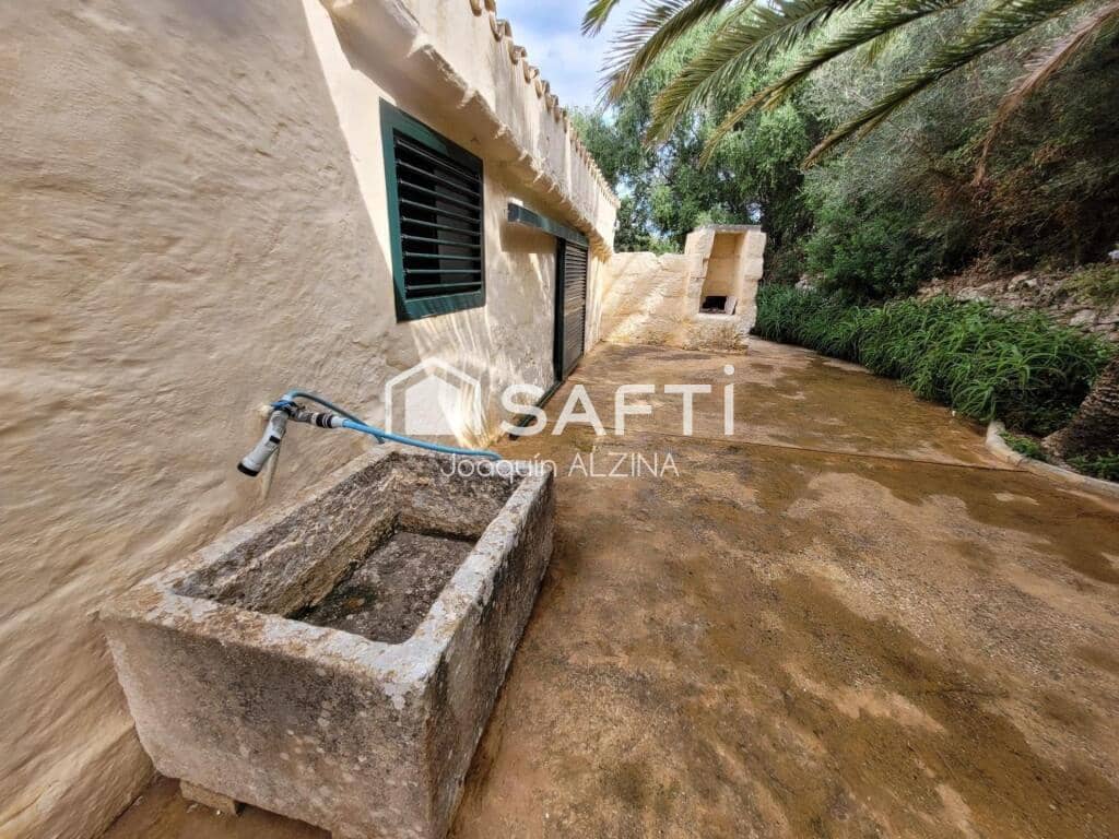 4 slaapkamer Finca/Landhuis te koop in Es Castell met garage - € 1.200.000 (Ref: 9202455)