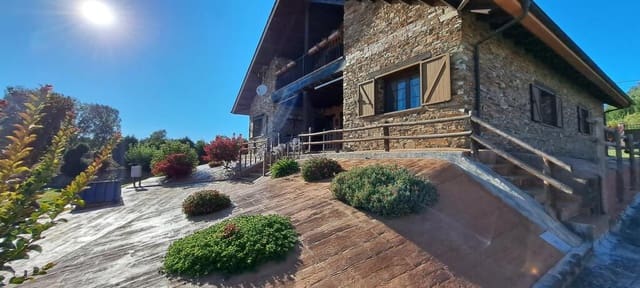 4 bedroom Villa for sale in Cortiguera, Cabañas Raras - € 625,000 (Ref: 9202464)