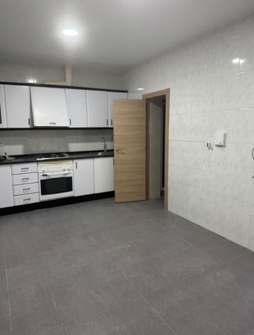 3 makuuhuone Rivitalo myytävänä paikassa La Albuera mukana 
autotalli - 99 900 € (Ref: 9202466)