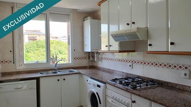 3 bedroom Flat for sale in Pineda de Mar - € 289,000 (Ref: 9208329)