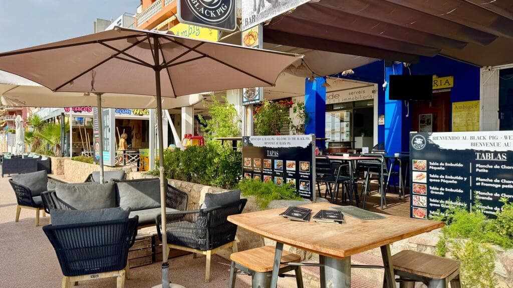 Kaupallinen myytävänä paikassa Empuriabrava - 129 000 € (Ref: 9208332)