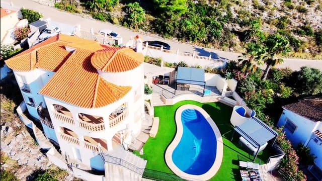 4 bedroom Villa for sale in Pedreguer with pool - € 1,300,000 (Ref: 9208337)