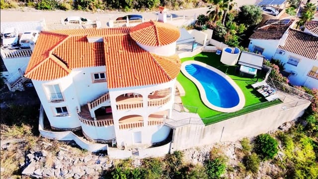 4 bedroom Villa for sale in Pedreguer with pool - € 1,300,000 (Ref: 9208337)