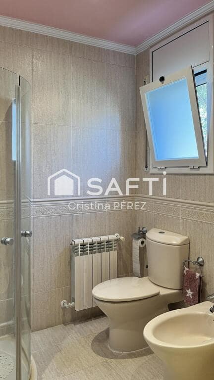 4 slaapkamer Villa te koop in Vidreres met garage - € 295.000 (Ref: 9215069)