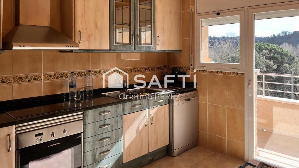 4 slaapkamer Villa te koop in Vidreres met garage - € 295.000 (Ref: 9215069)