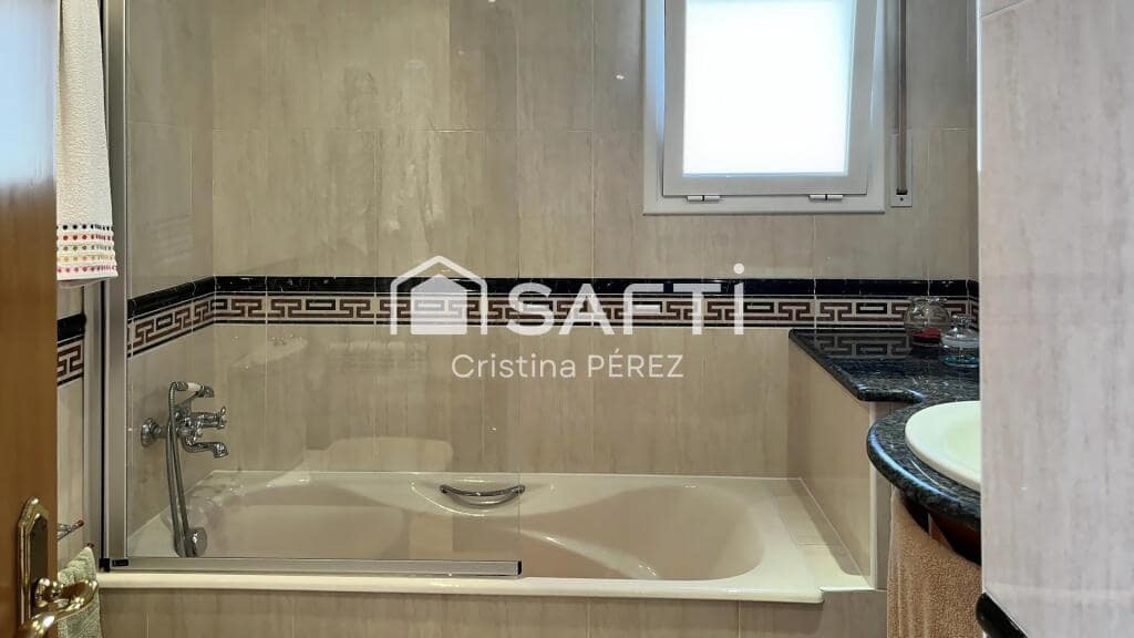 4 slaapkamer Villa te koop in Vidreres met garage - € 295.000 (Ref: 9215069)