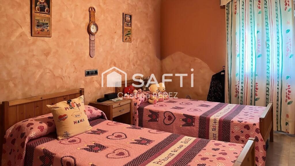 4 slaapkamer Villa te koop in Vidreres met garage - € 295.000 (Ref: 9215069)