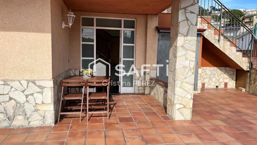 4 slaapkamer Villa te koop in Vidreres met garage - € 295.000 (Ref: 9215069)