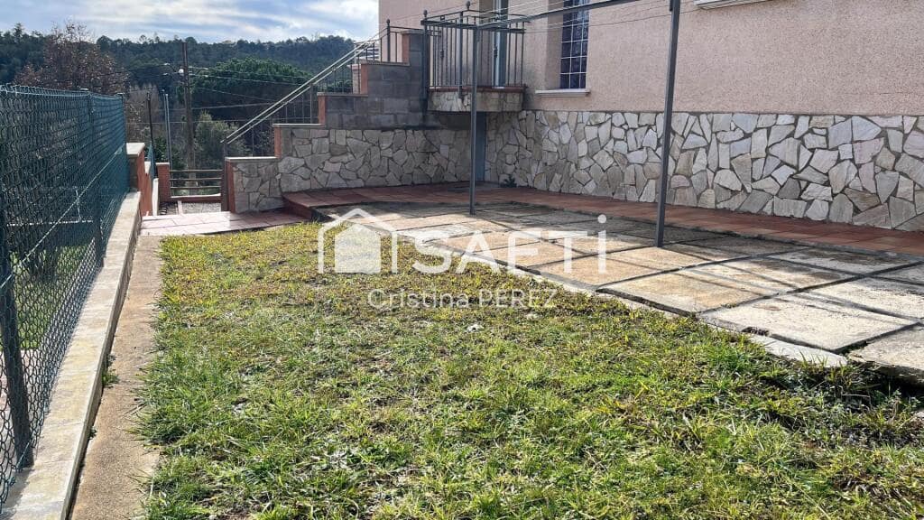 4 slaapkamer Villa te koop in Vidreres met garage - € 295.000 (Ref: 9215069)