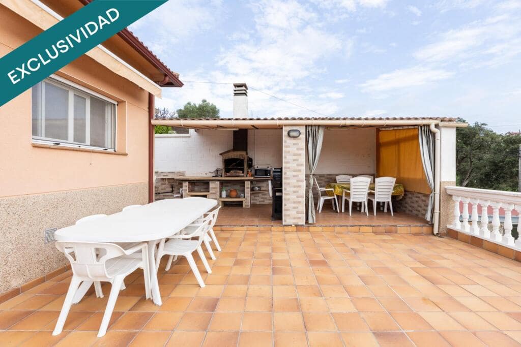 4 slaapkamer Villa te koop in Fogars de la Selva met zwembad garage - € 289.500 (Ref: 9217413)