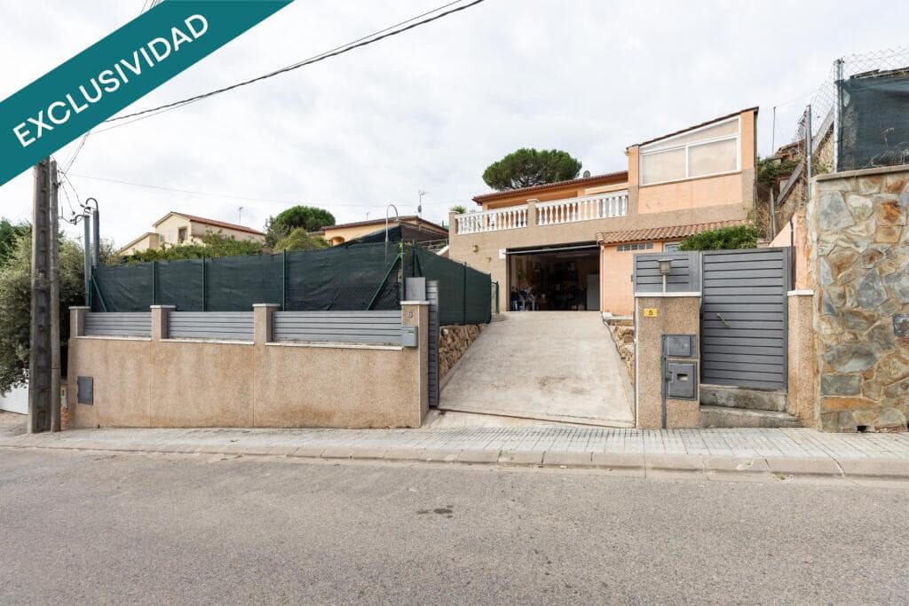 4 slaapkamer Villa te koop in Fogars de la Selva met zwembad garage - € 289.500 (Ref: 9217413)