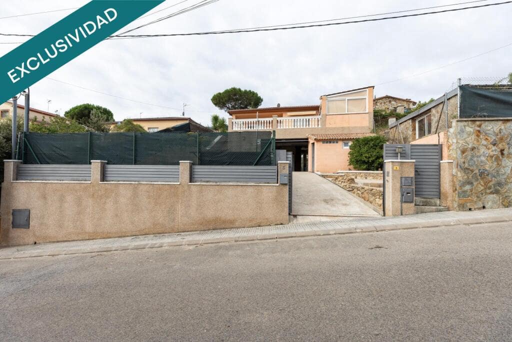 4 slaapkamer Villa te koop in Fogars de la Selva met zwembad garage - € 289.500 (Ref: 9217413)