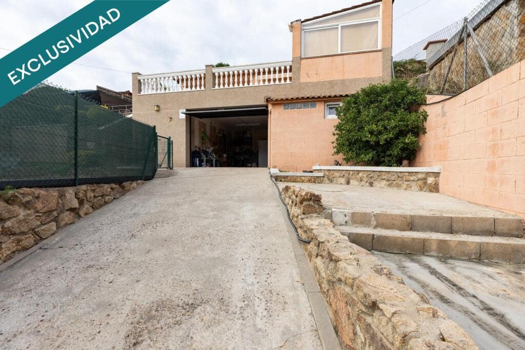 4 slaapkamer Villa te koop in Fogars de la Selva met zwembad garage - € 289.500 (Ref: 9217413)