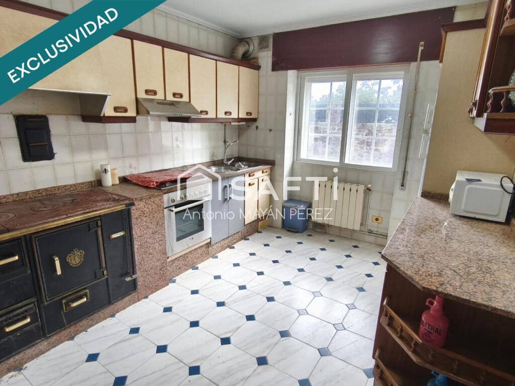 3 soveværelse Rækkehus til salg i A Pobra do Caraminal - € 119.500 (Ref: 9217419)