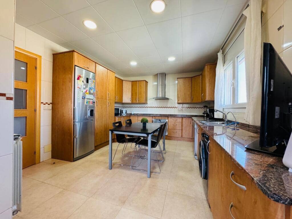 5 soveværelse Villa til salg i Caldes de Malavella med swimmingpool garage - € 330.000 (Ref: 9217421)