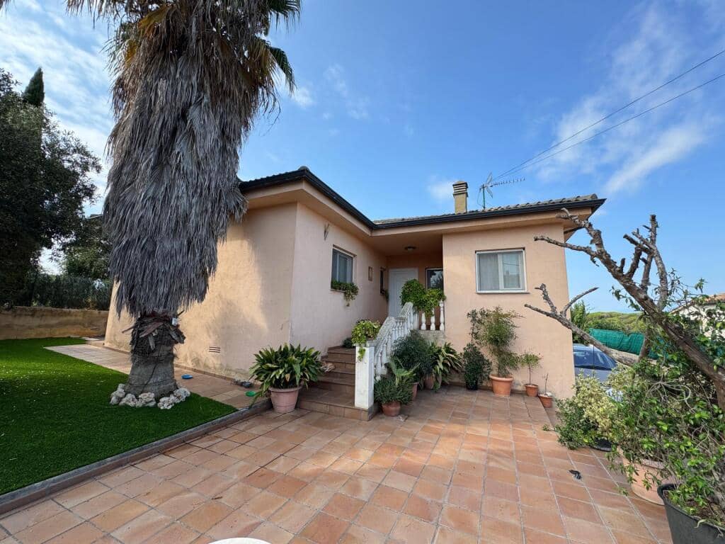 5 soveværelse Villa til salg i Caldes de Malavella med swimmingpool garage - € 330.000 (Ref: 9217421)