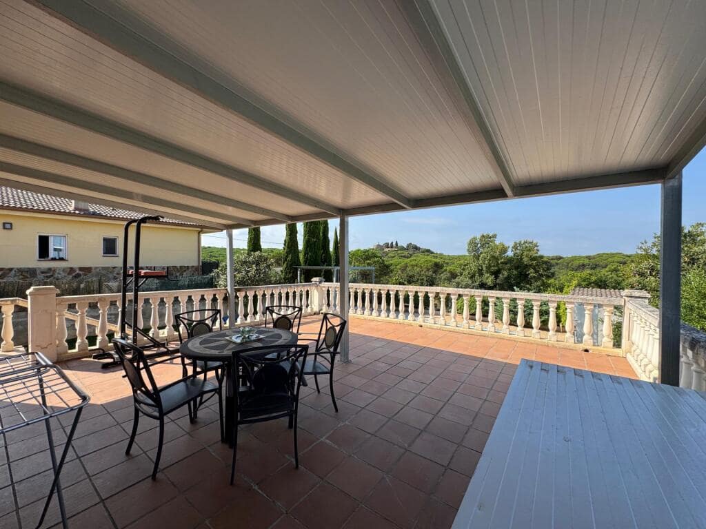 5 soveværelse Villa til salg i Caldes de Malavella med swimmingpool garage - € 330.000 (Ref: 9217421)