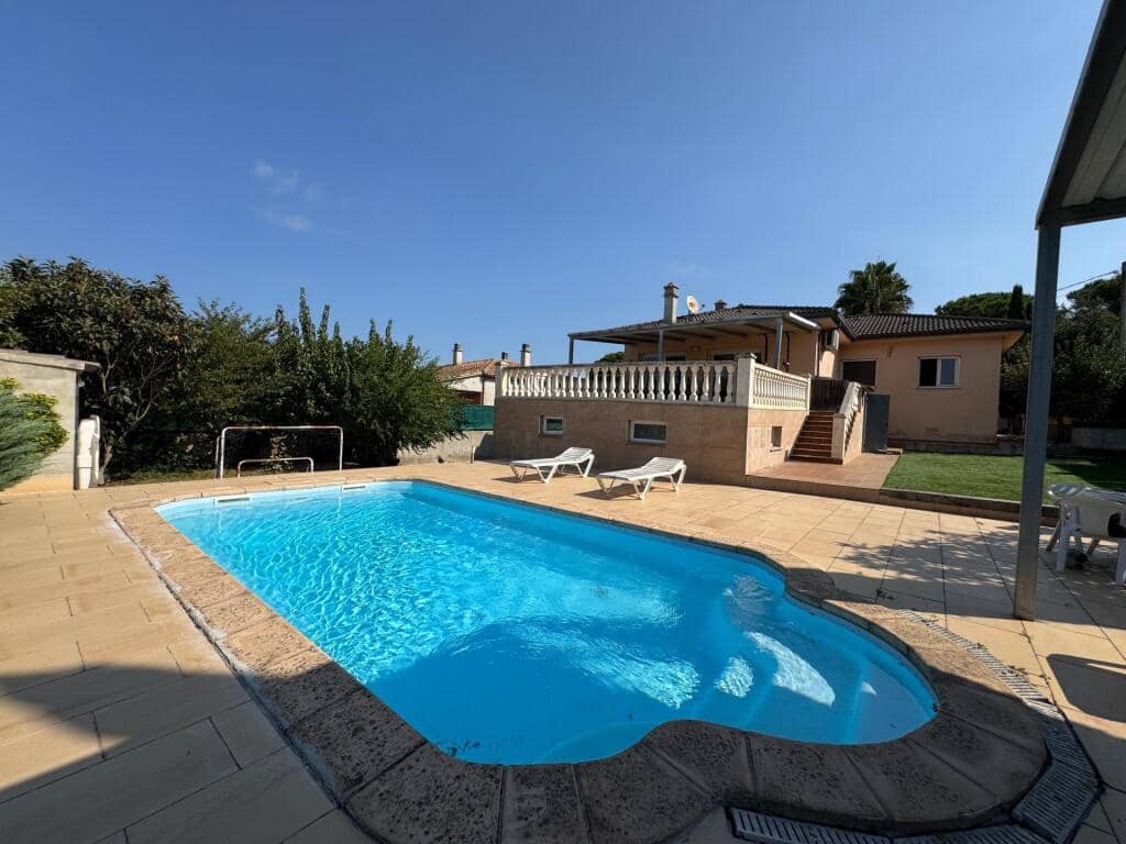 5 soveværelse Villa til salg i Caldes de Malavella med swimmingpool garage - € 330.000 (Ref: 9217421)