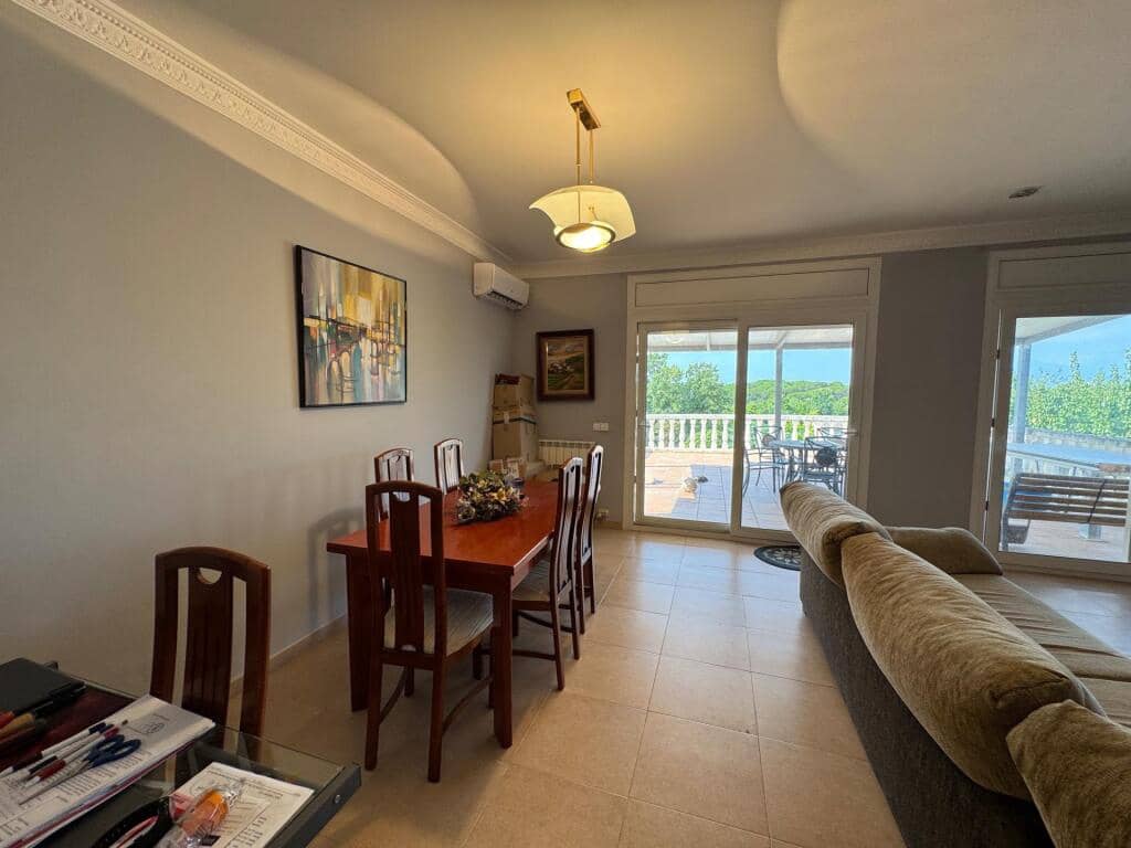 5 soveværelse Villa til salg i Caldes de Malavella med swimmingpool garage - € 330.000 (Ref: 9217421)