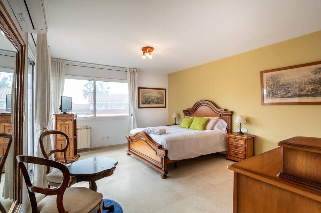 7 makuuhuone Huvila myytävänä paikassa Sant Vicenc de Montalt mukana uima-altaan 
autotalli - 1 100 000 € (Ref: 9217422)