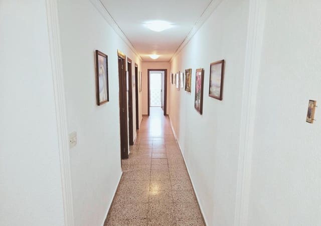 4 chambre Appartement à vendre à Gandia - 170 000 € (Ref: 9219982)