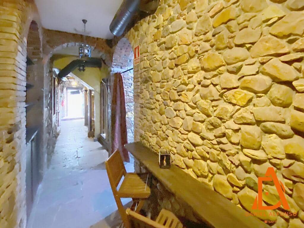 Komercyjne do wynajęcia w Grado - 750 € (Ref: 9228556)