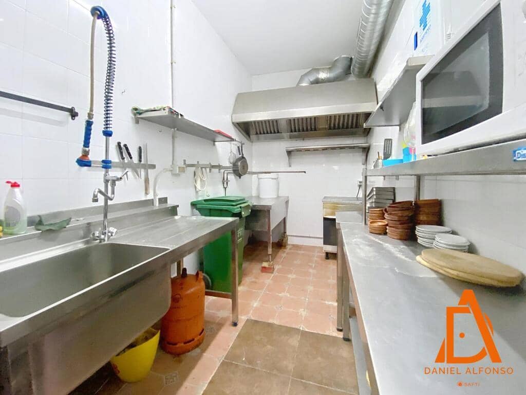 Komercyjne do wynajęcia w Grado - 750 € (Ref: 9228556)