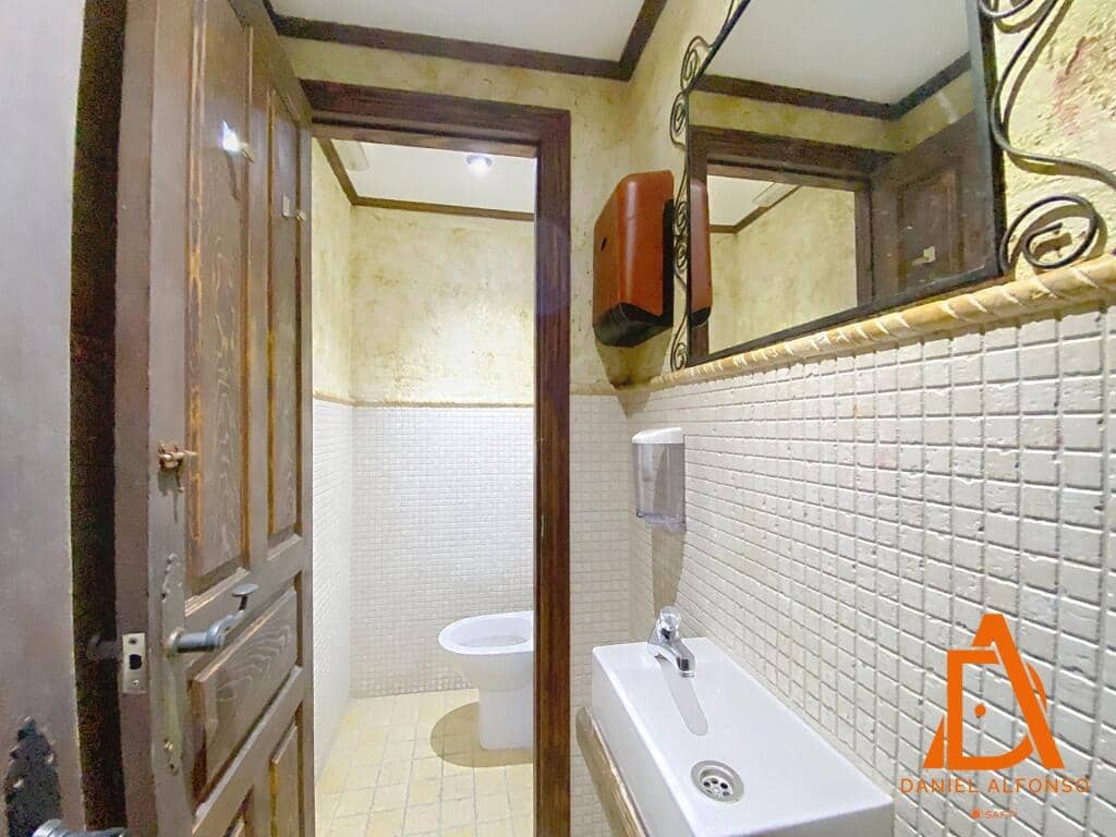 Komercyjne do wynajęcia w Grado - 750 € (Ref: 9228556)