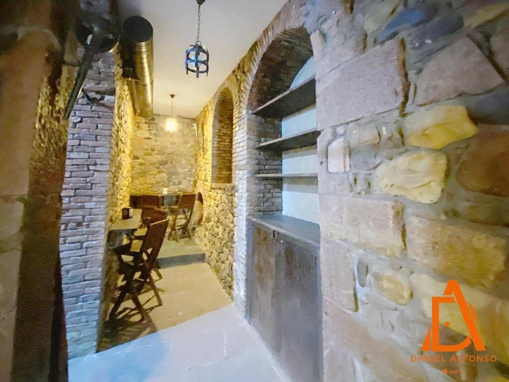 Komercyjne do wynajęcia w Grado - 750 € (Ref: 9228556)