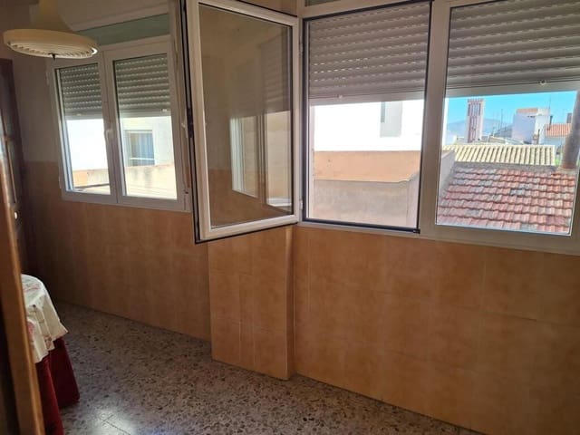 4 soveværelse Lejlighed til salg i Yecla med garage - € 105.000 (Ref: 9232586)